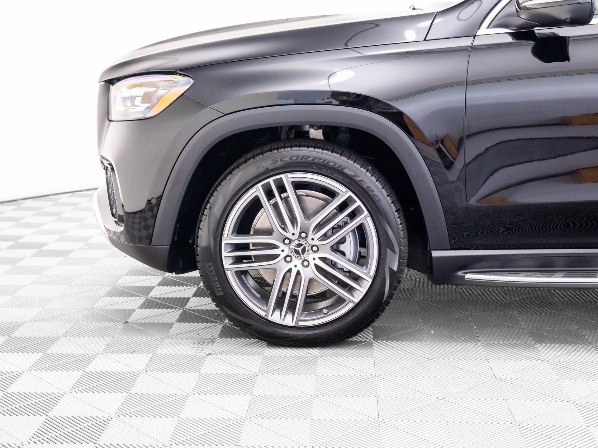 New 2026 Mercedes-Benz GLS 450 4MATIC image 32