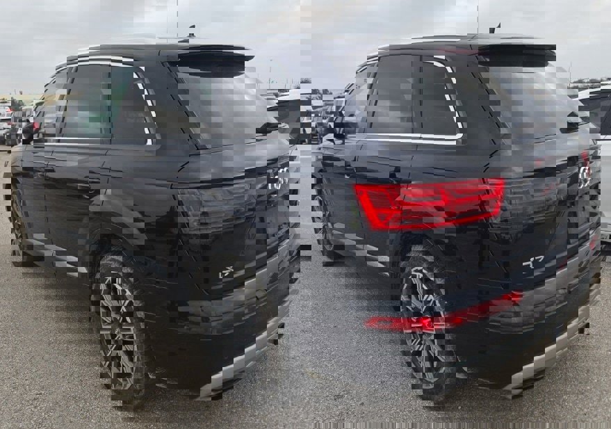 Used 2017 Audi Q7 3.0T Prestige image 4