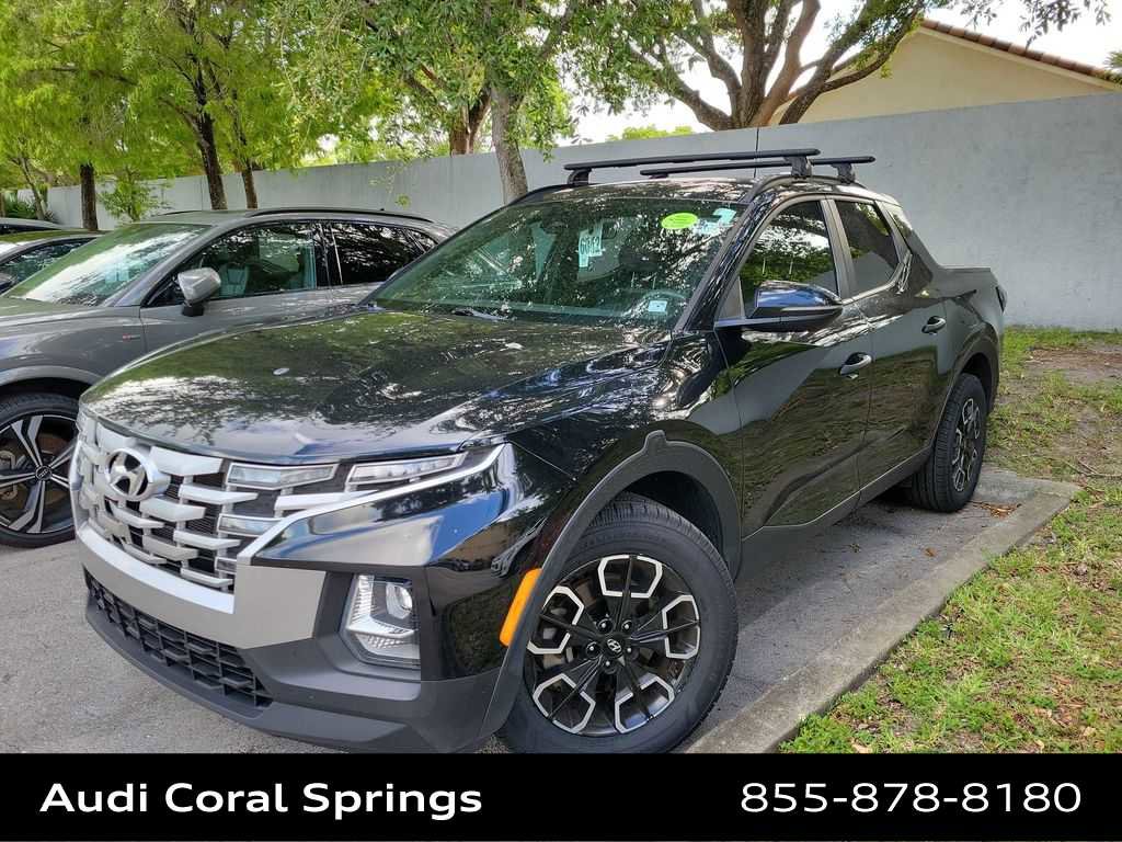 Used 2022 Hyundai Santa Cruz SEL w/ Activity Package FWD image 2