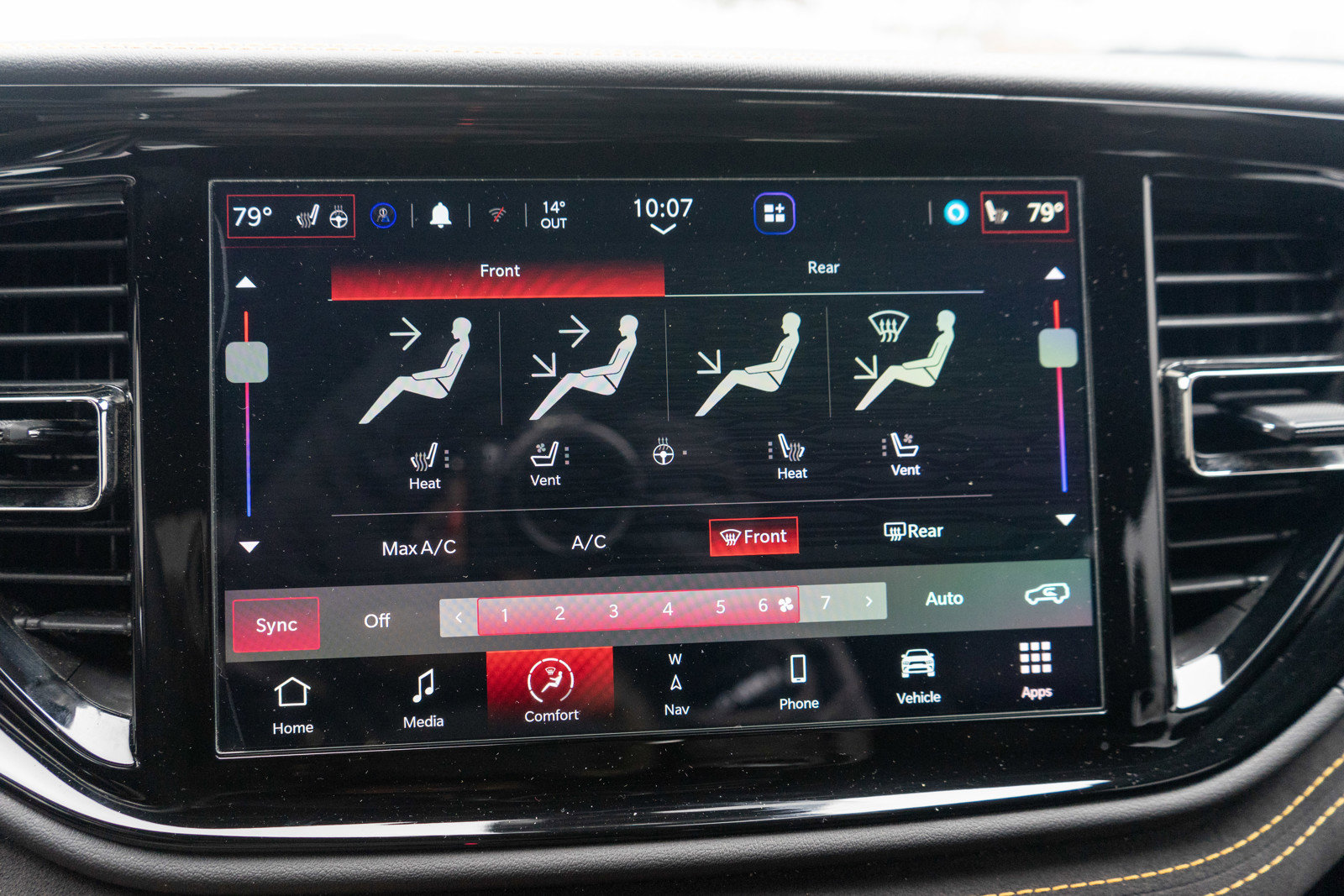 Used 2023 Dodge Durango R/T w/ Hemi Orange Plus Package image 17