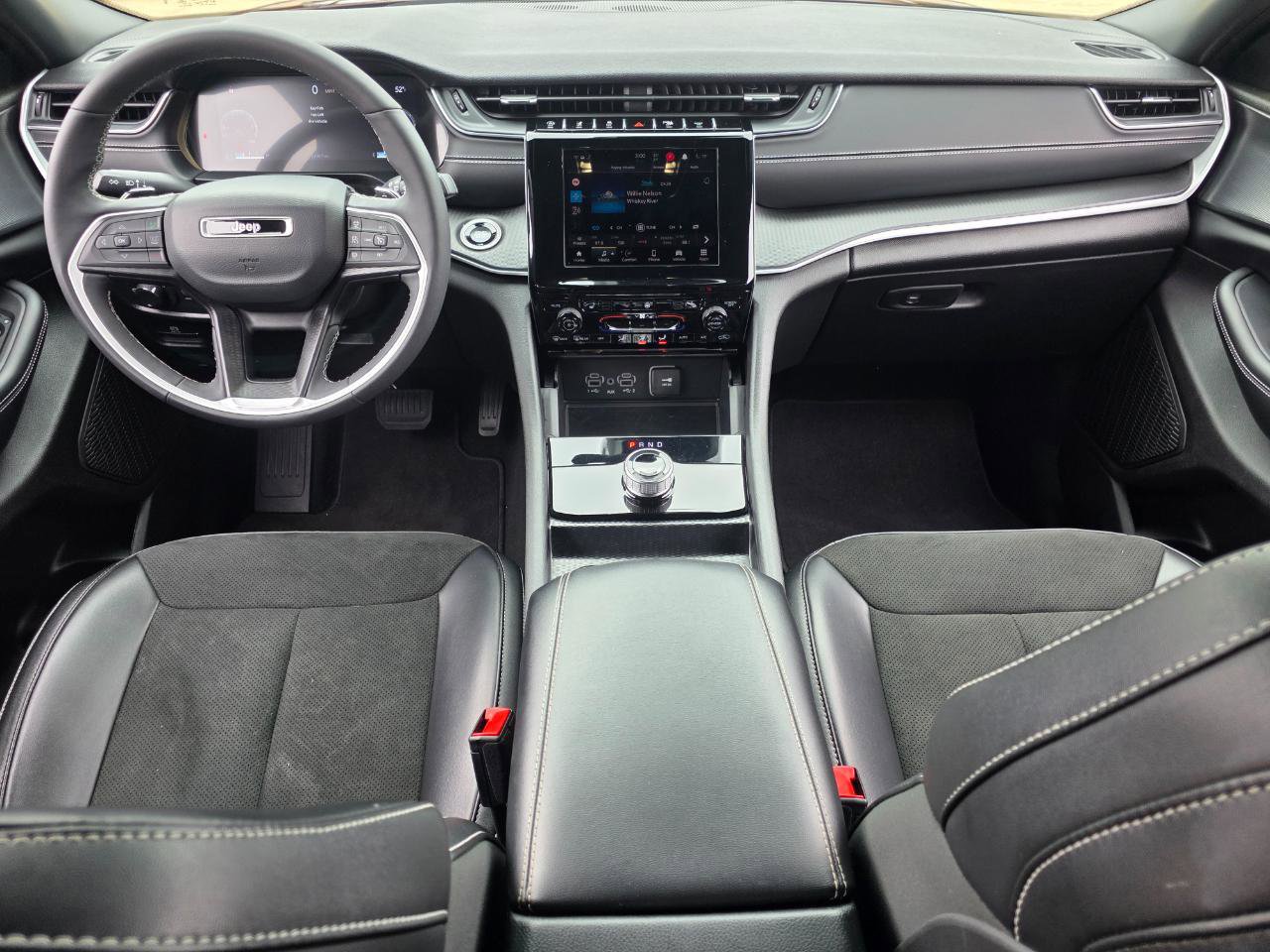 Used 2024 Jeep Grand Cherokee L Altitude image 14