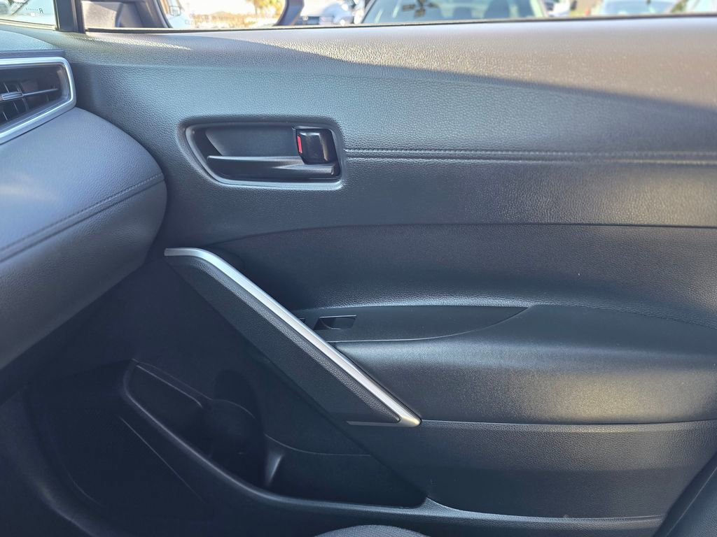 Used 2022 Toyota Corolla Cross LE FWD image 27