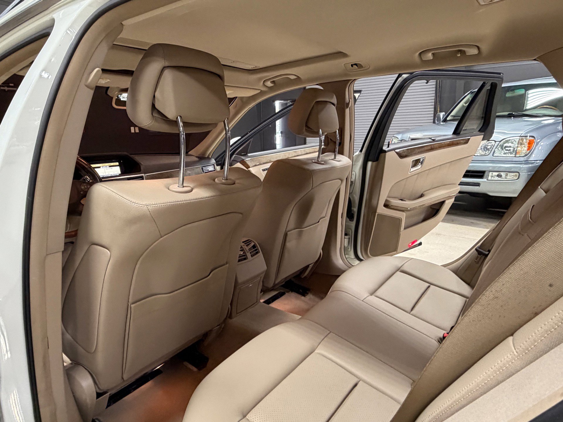 Used 2011 Mercedes-Benz E 350 4MATIC Wagon image 29