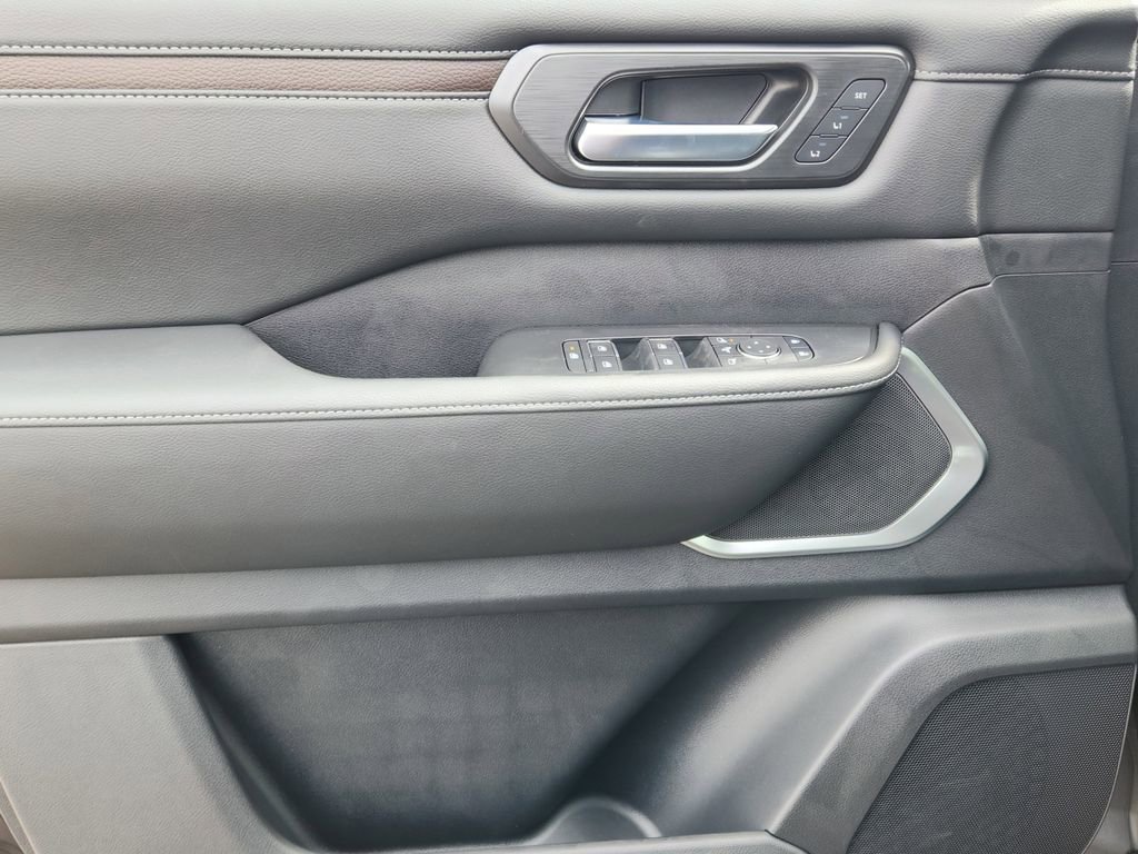 New 2026 Nissan Armada Platinum image 7