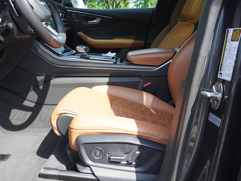Used 2022 Audi RS Q8 AWD/4WD image 29