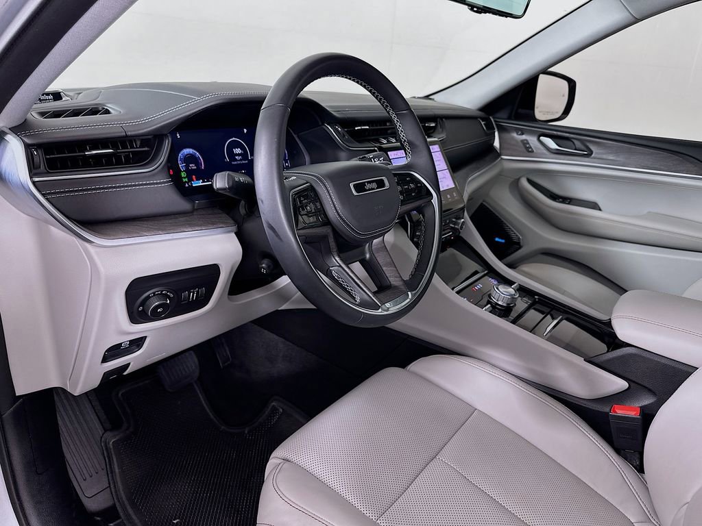 Used 2021 Jeep Grand Cherokee L Overland w/ Luxury Tech Group IV AWD/4WD image 9