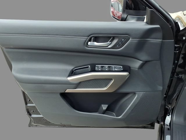 Certified 2025 Nissan Pathfinder Platinum w/ Black Appearance Package AWD/4WD image 15