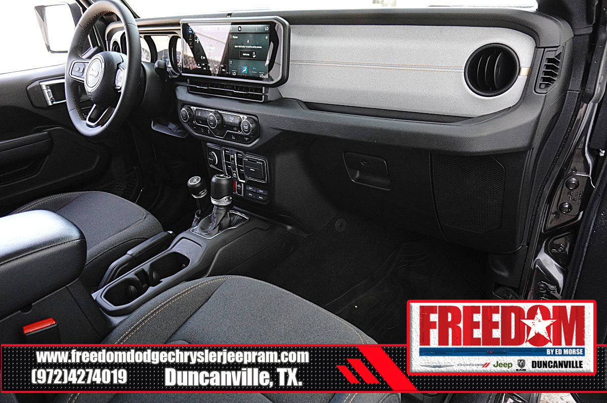 Used 2024 Jeep Gladiator Sport AWD/4WD image 12
