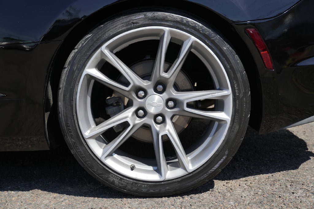 Used 2020 Chevrolet Camaro LT w/ RS Package RWD image 12