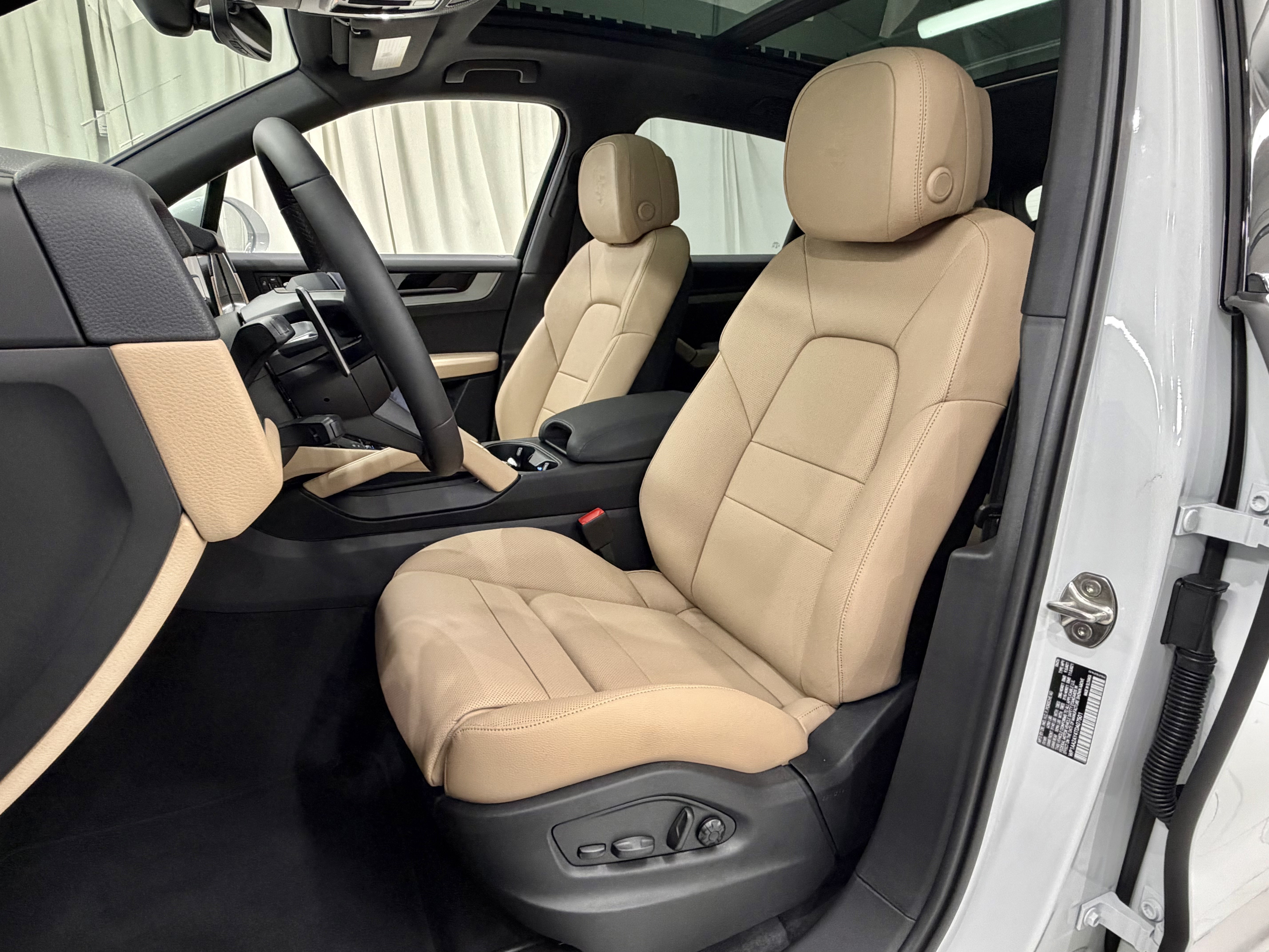 New 2026 Porsche Cayenne AWD/4WD image 31