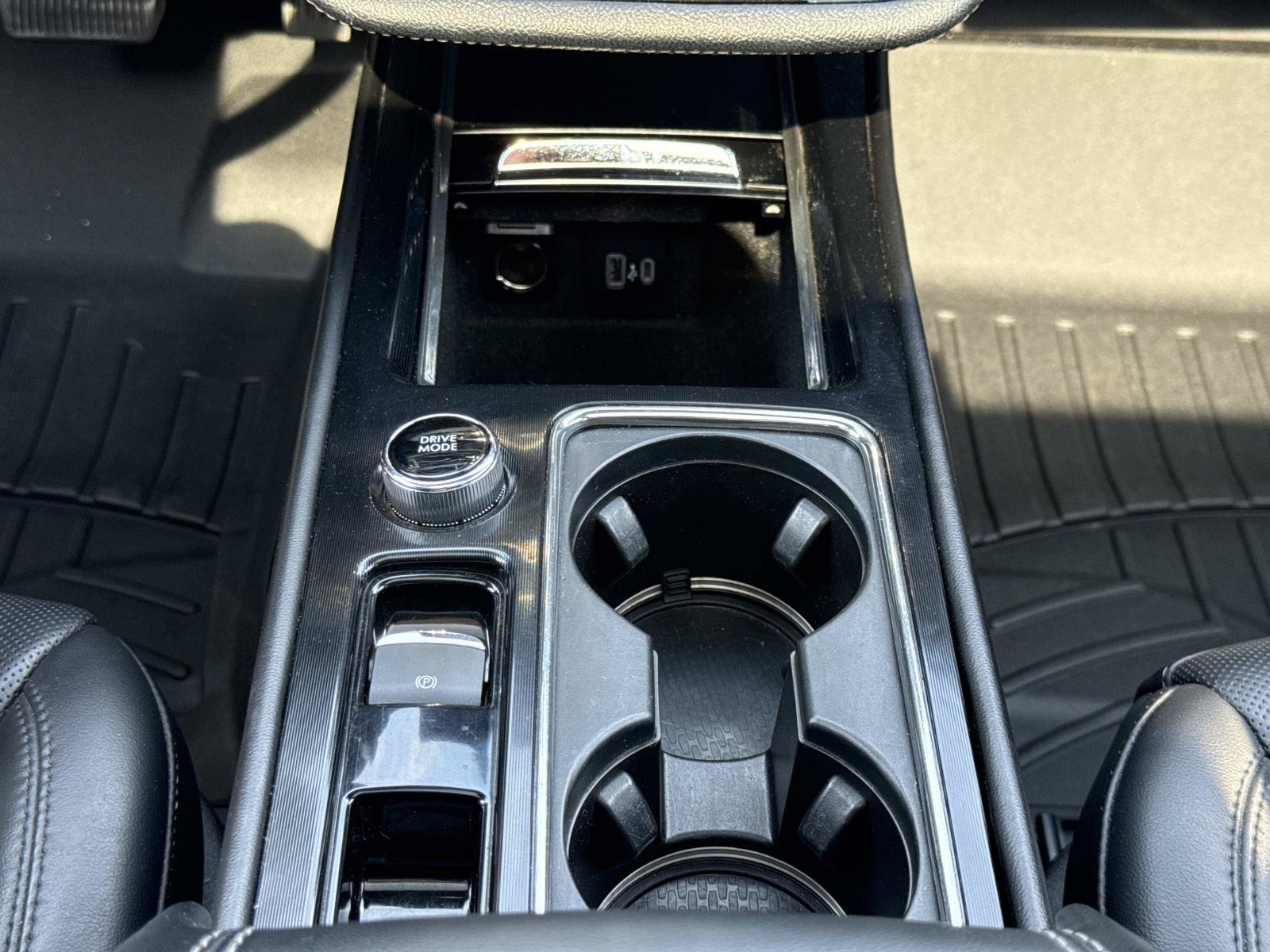Used 2022 Lincoln Corsair AWD w/ Premium Package image 13