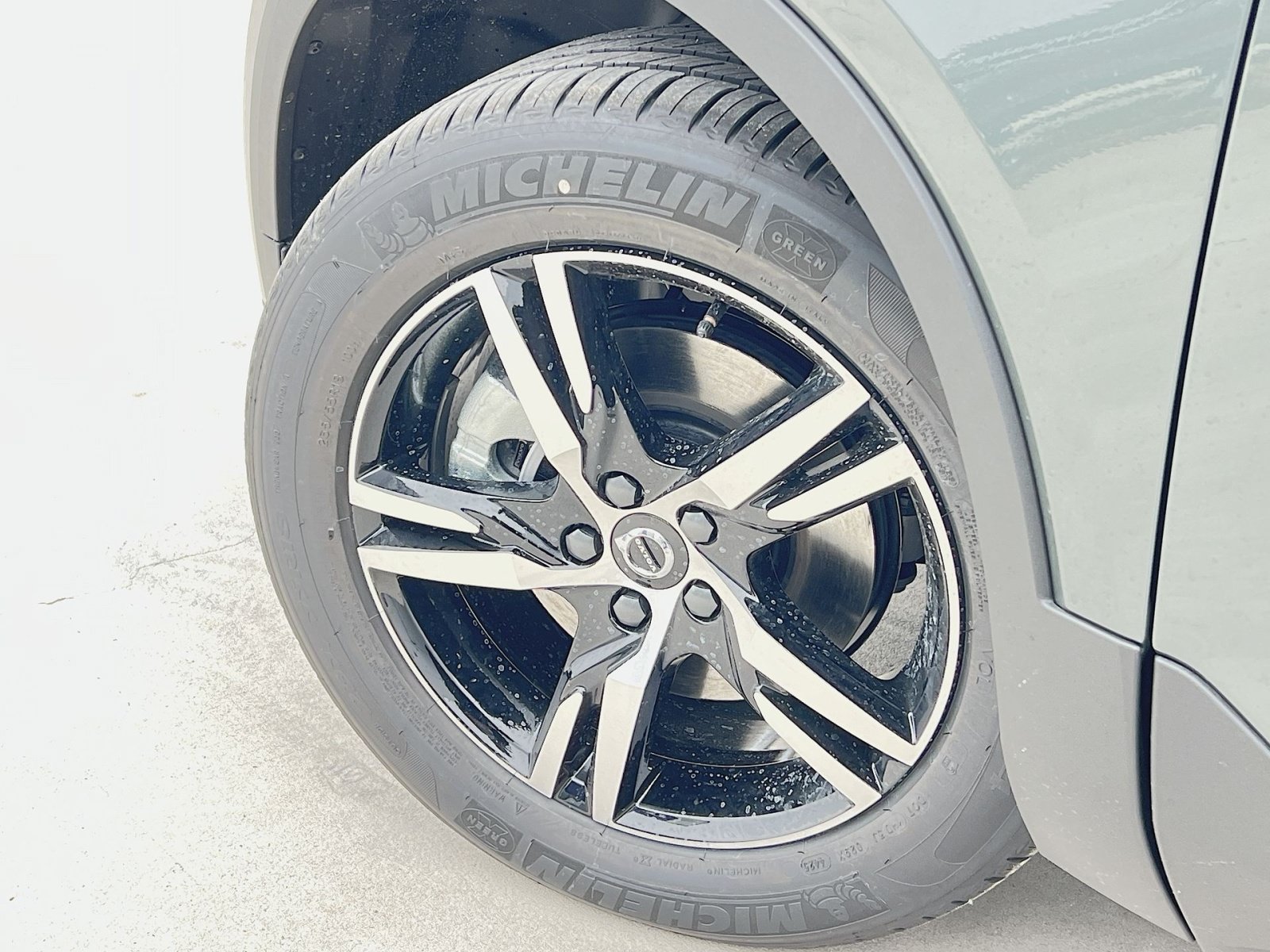 New 2026 Volvo XC40 B5 Core AWD/4WD image 12