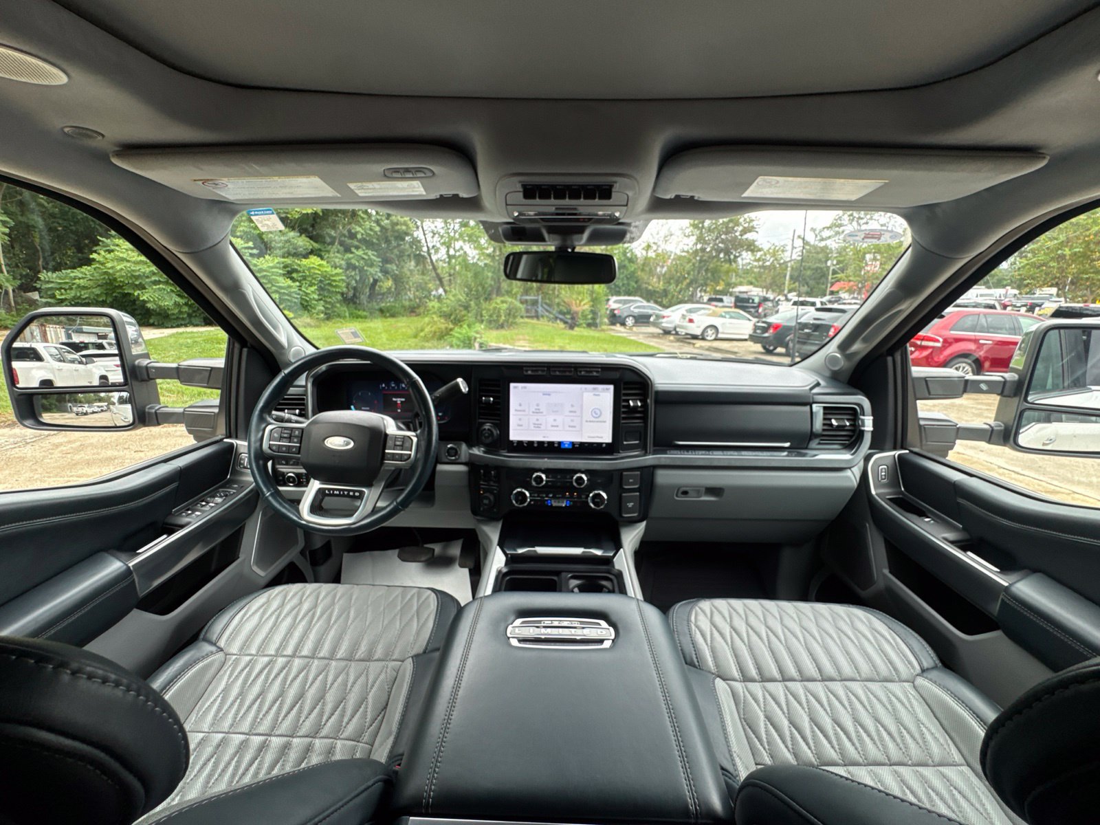 Used 2024 Ford F350 Limited w/ FX4 Off-Road Package AWD/4WD image 17