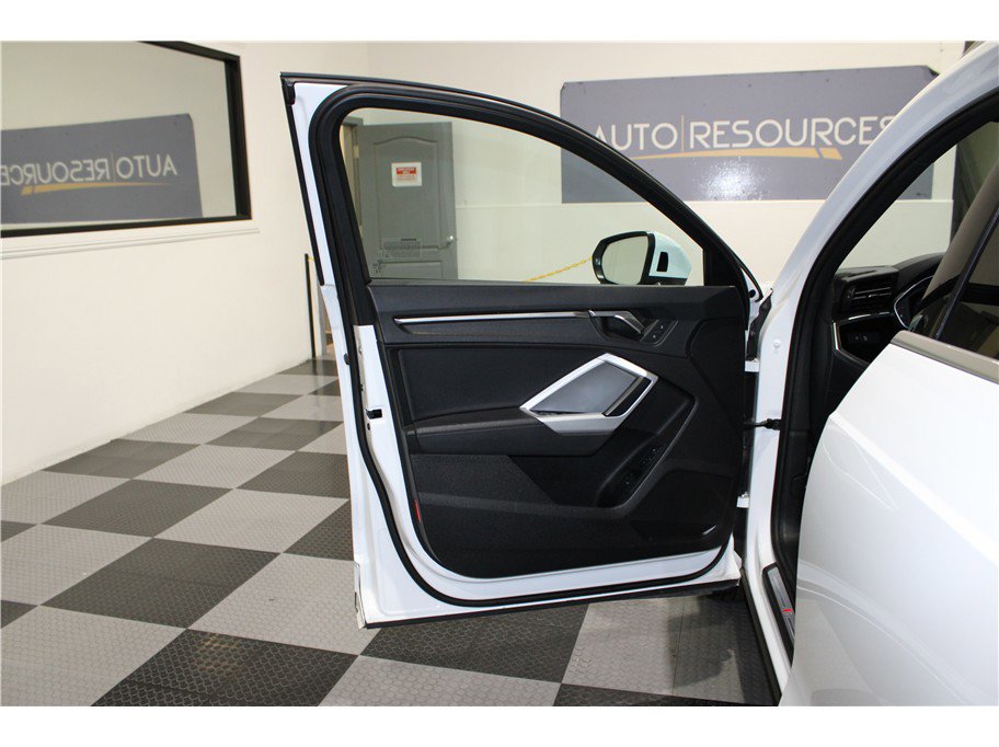 Used 2024 Audi Q3 2.0T Premium image 12