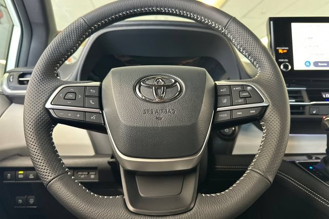 Certified 2026 Toyota Sienna XSE FWD image 29