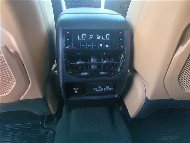 Used 2023 Jeep Grand Cherokee L Summit w/ Luxury Tech Group V image 18