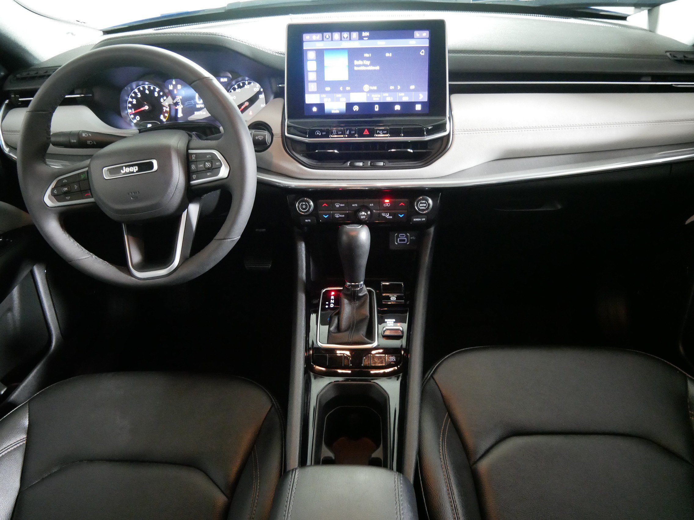 Used 2024 Jeep Compass Limited AWD/4WD image 10