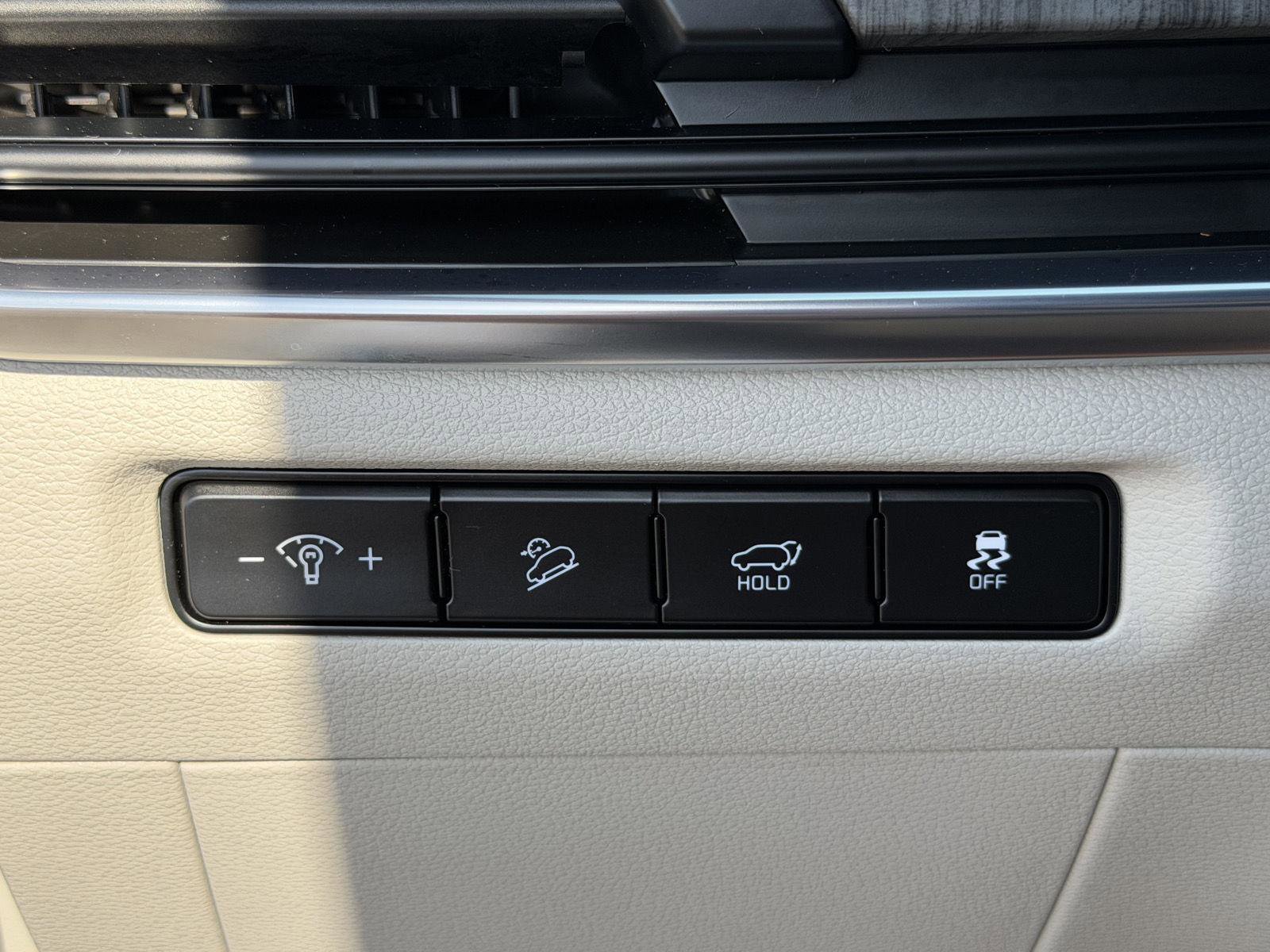 Used 2024 Kia Telluride SX w/ Towing Package image 23