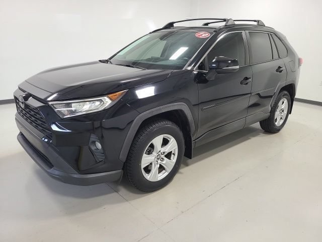 Used 2019 Toyota RAV4 XLE w/ Convenience Package AWD/4WD image 3