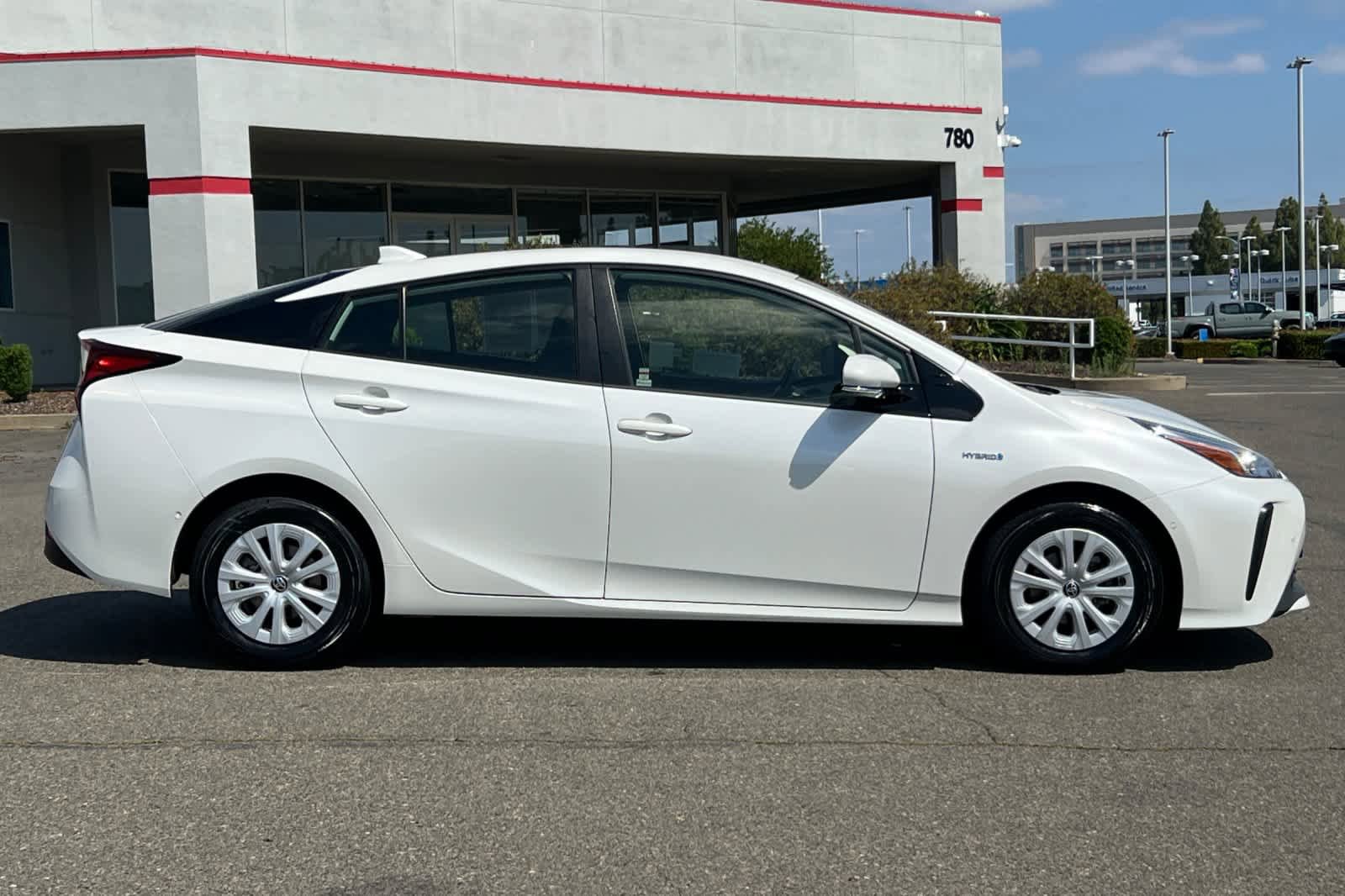 Certified 2019 Toyota Prius LE w/ Carpet Mat Package FWD image 6