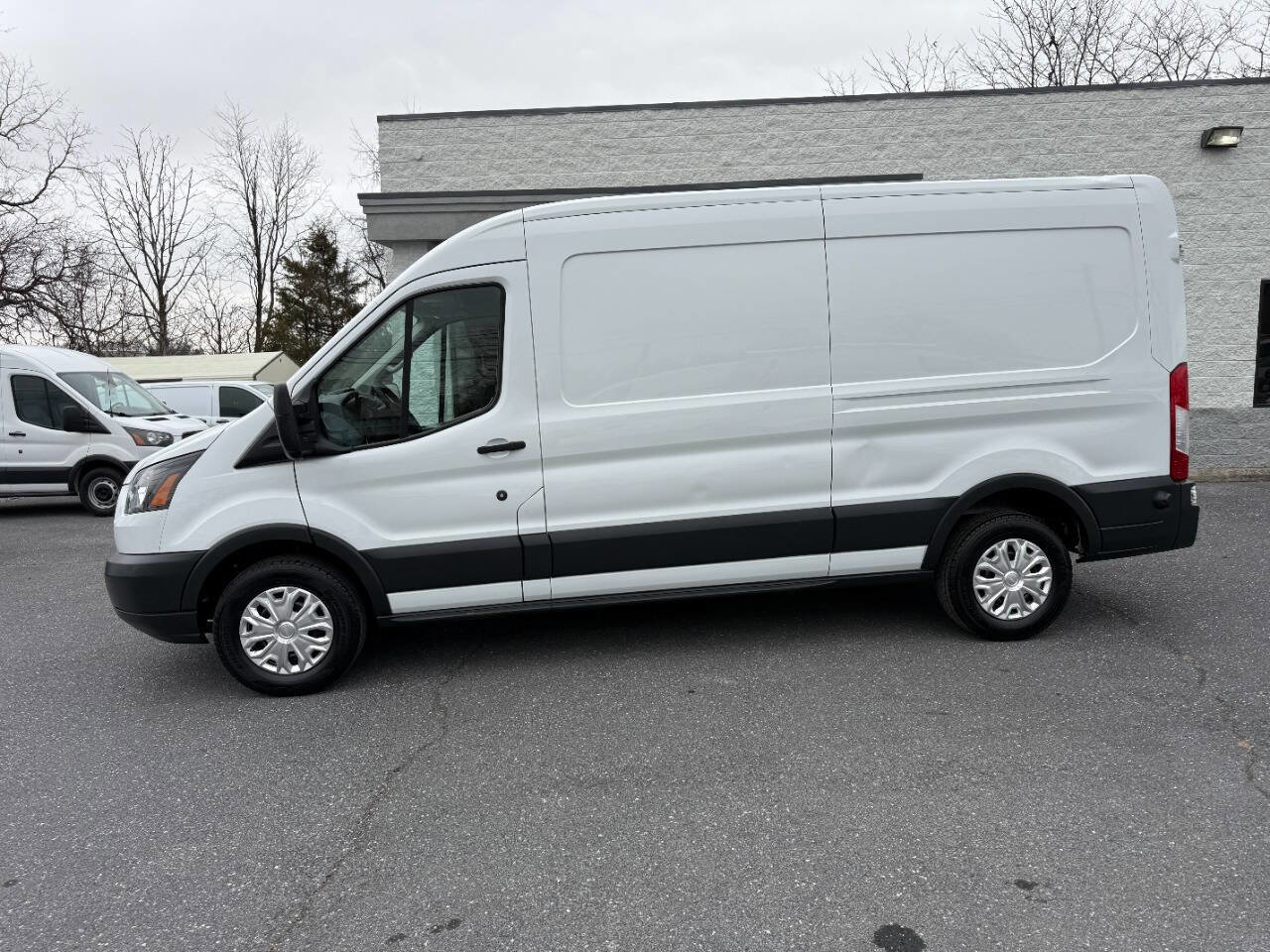 Used 2018 Ford Transit 350 148 Medium Roof RWD image 35
