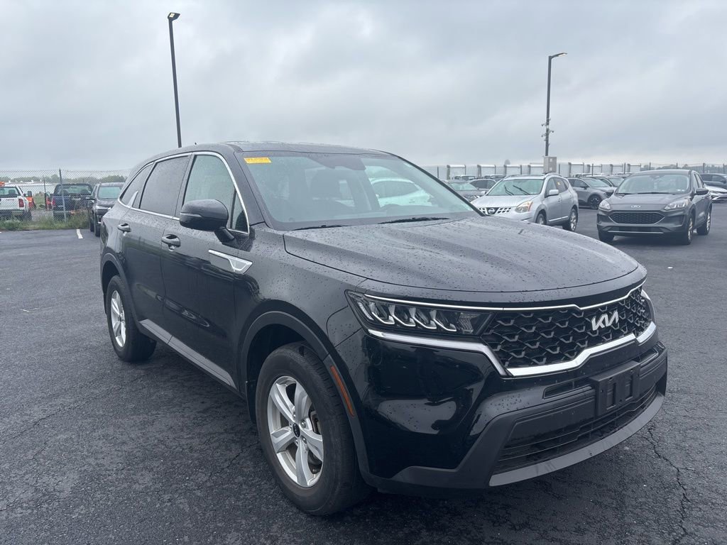 Used 2023 Kia Sorento LX AWD/4WD image 1