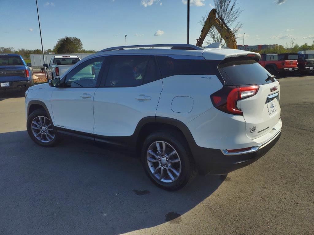 Used 2023 GMC Terrain SLT image 5