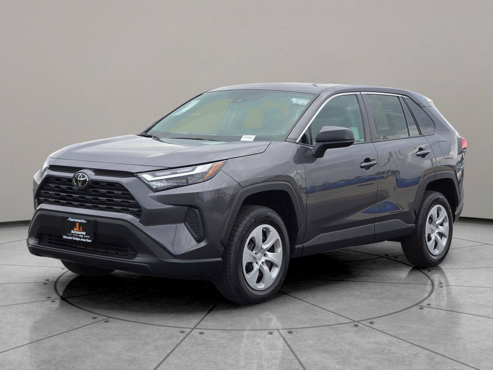 Used 2024 Toyota RAV4 LE image 6