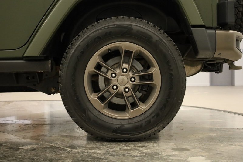 Used 2016 Jeep Wrangler Unlimited Sahara image 35