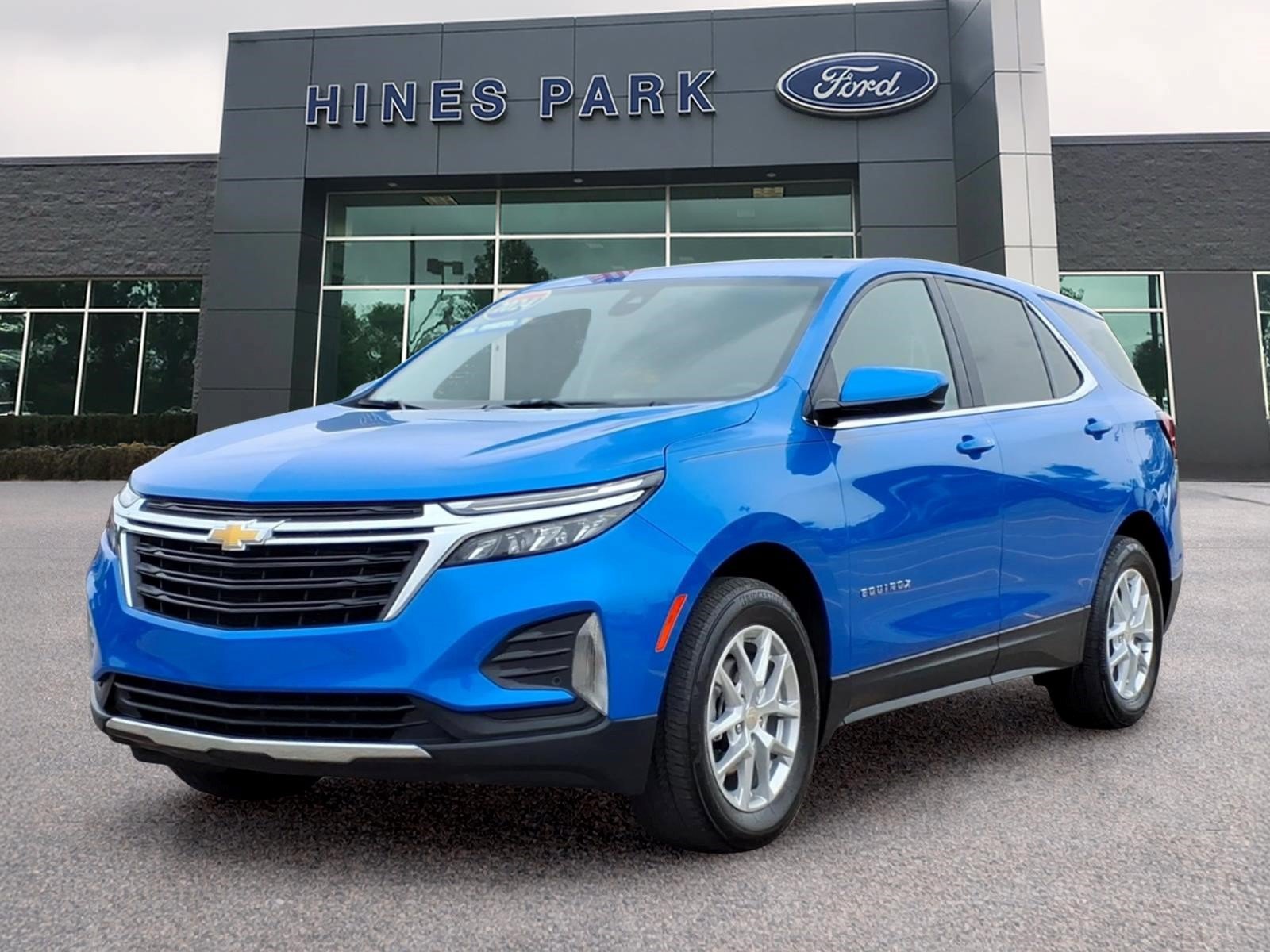 Used 2024 Chevrolet Equinox LT AWD/4WD image 3