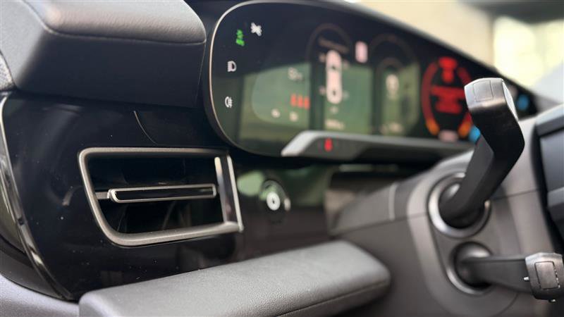 Used 2022 Porsche Taycan image 17