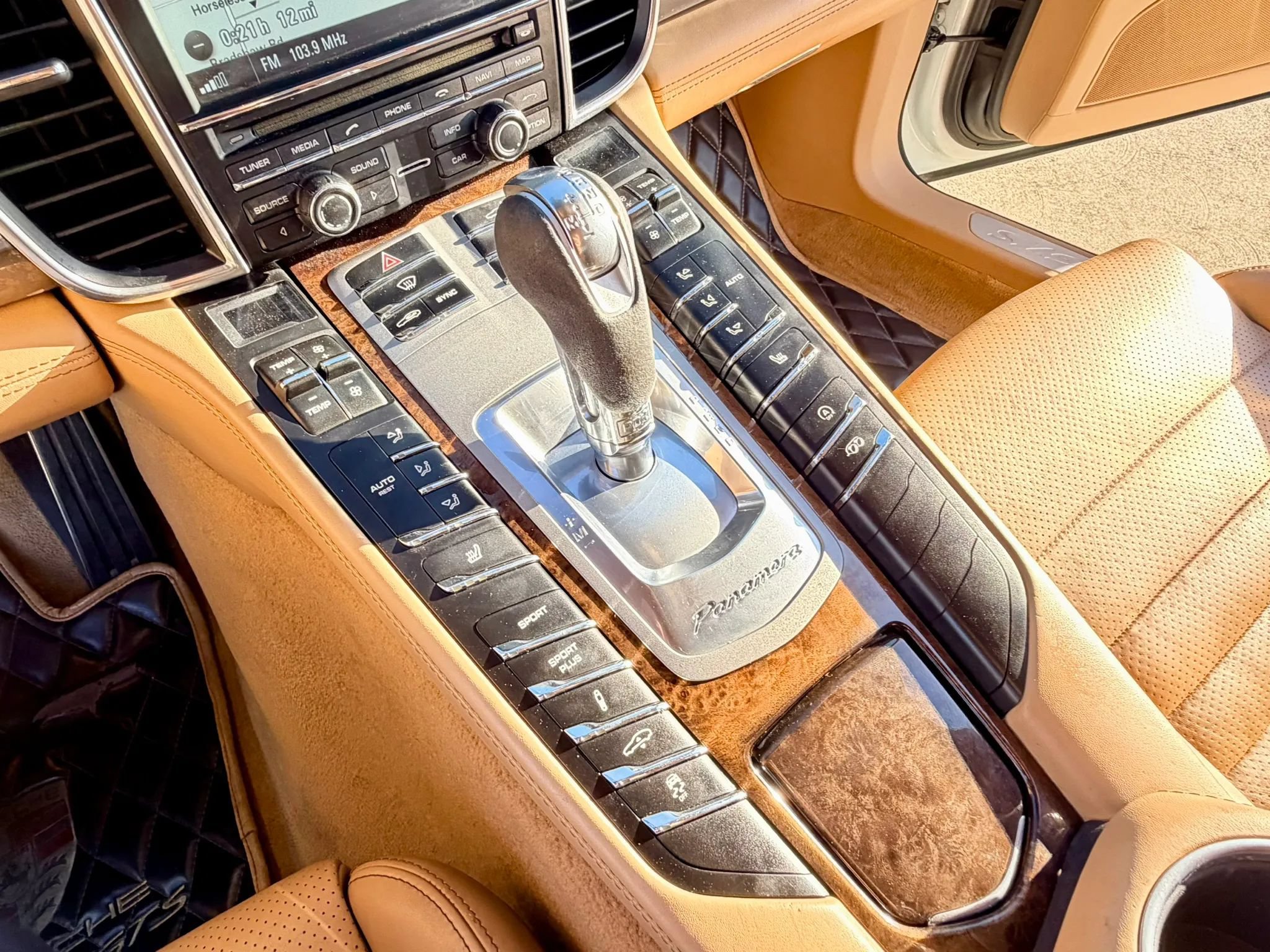 Used 2015 Porsche Panamera GTS AWD/4WD image 69