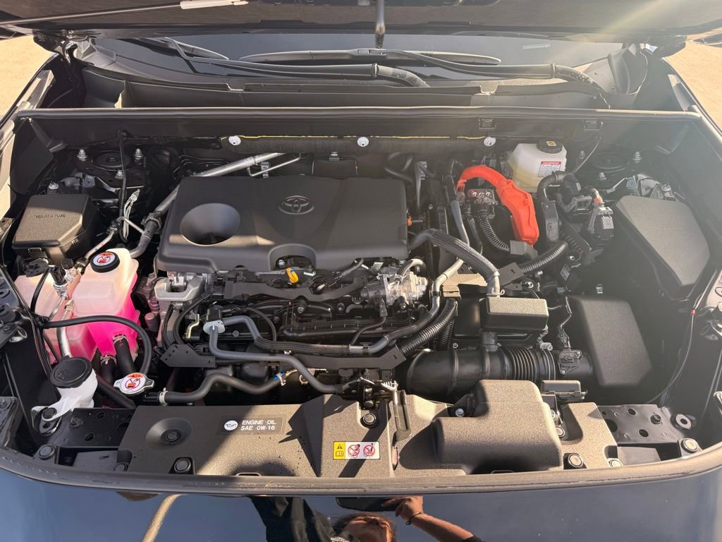 Used 2025 Toyota RAV4 LE image 29