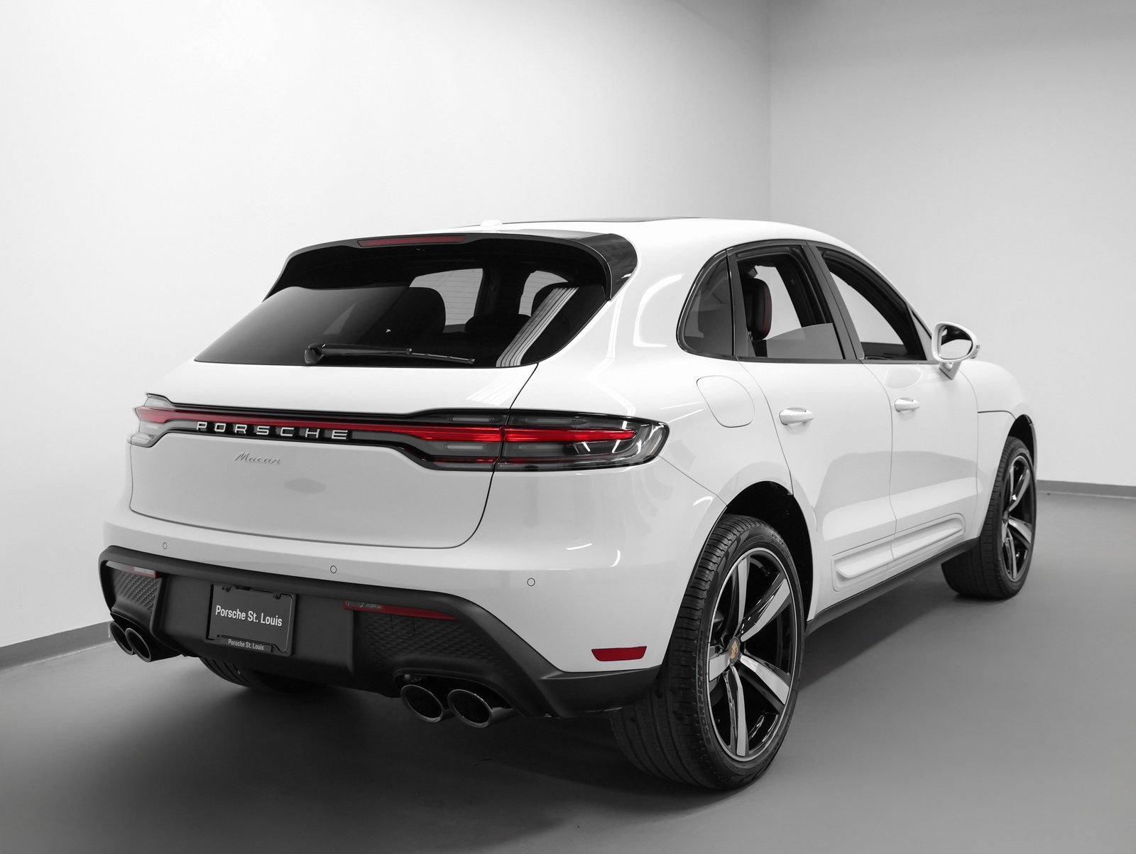 Certified 2026 Porsche Macan AWD/4WD image 12