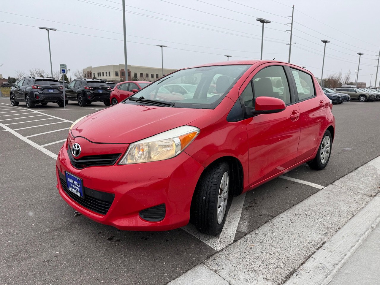 Used 2013 Toyota Yaris LE image 4