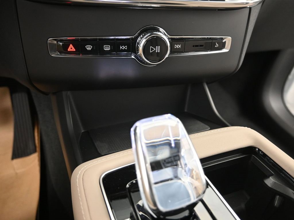 New 2026 Volvo XC90 B6 Ultra image 23