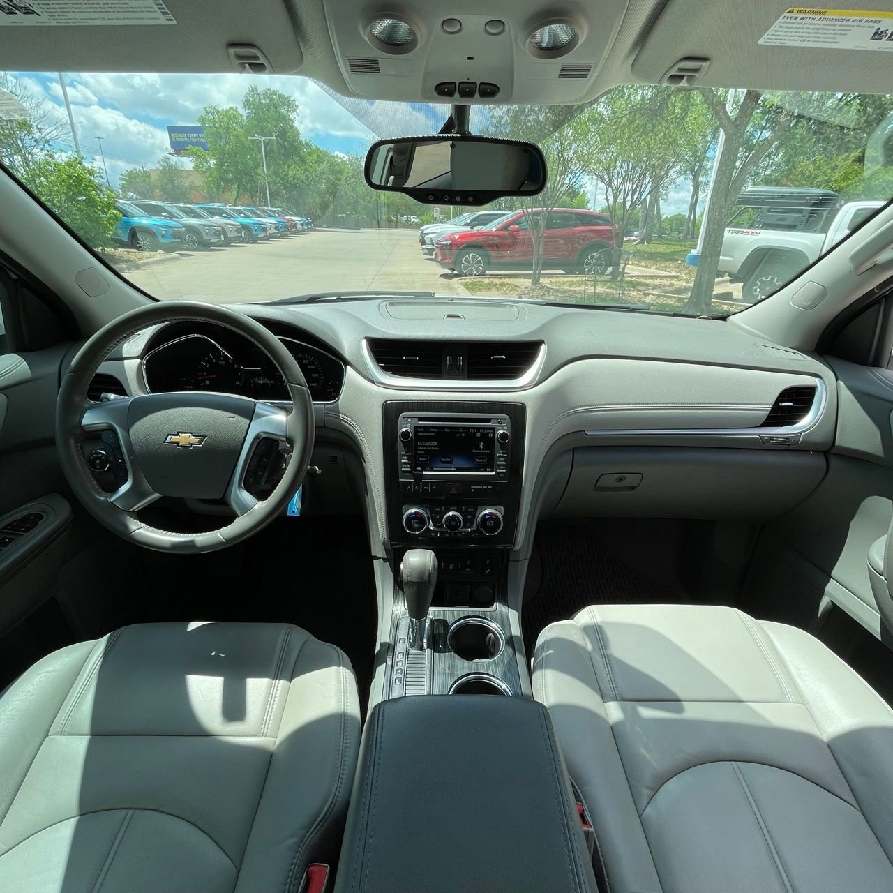 Used 2017 Chevrolet Traverse LT FWD image 11