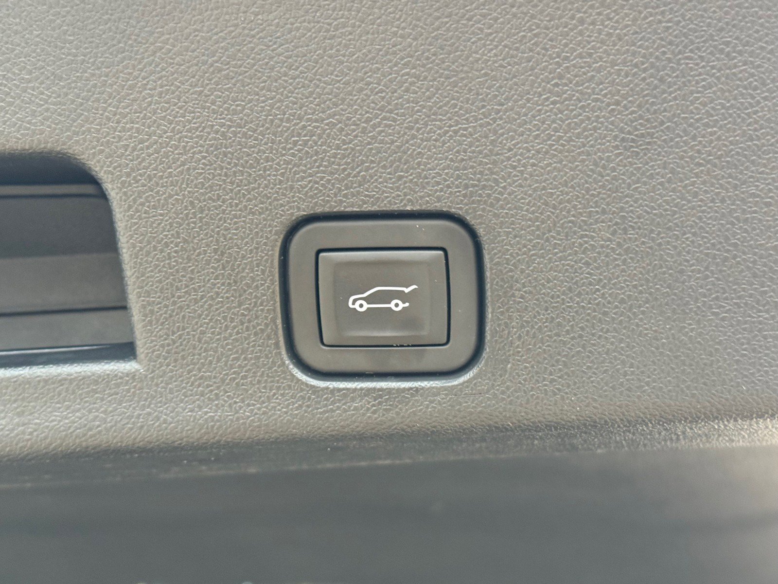 Certified 2025 GMC Acadia AT4 w/ Luxury Package image 14