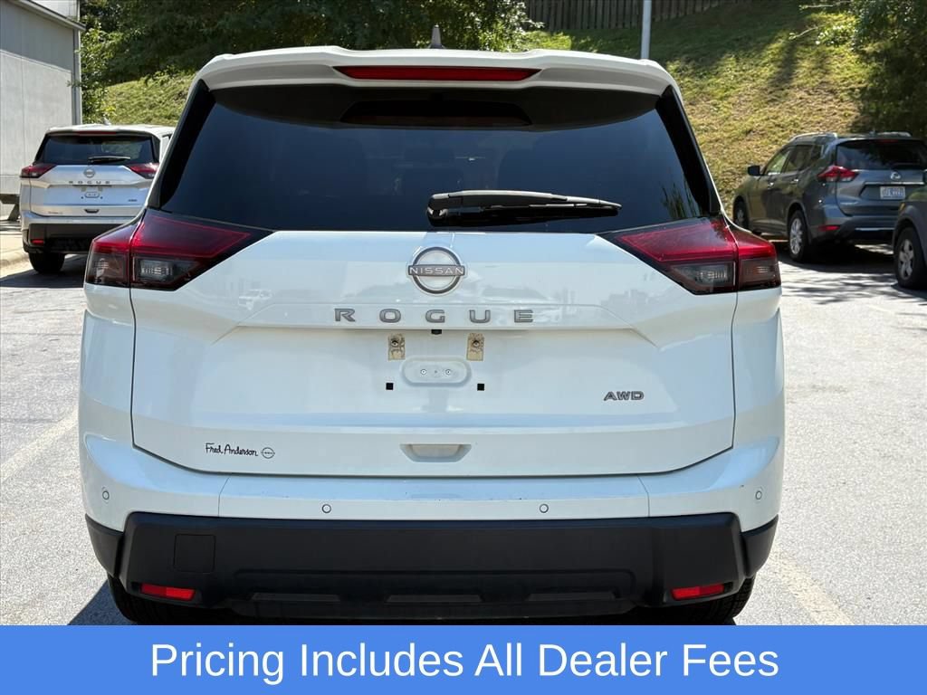 Used 2024 Nissan Rogue S AWD/4WD image 7