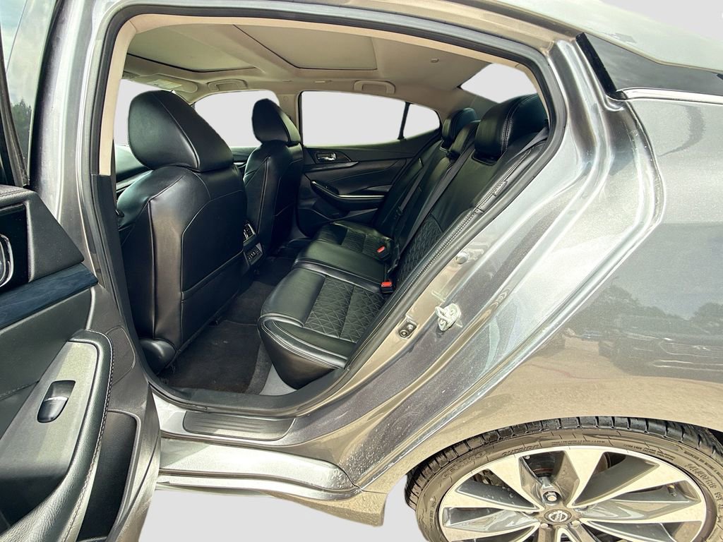 Used 2022 Nissan Maxima Platinum w/ Sport Mat Group FWD image 26