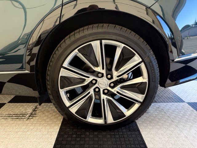 Used 2025 Cadillac Lyriq Luxury w/ LPO, Floor Liner Package AWD/4WD image 12