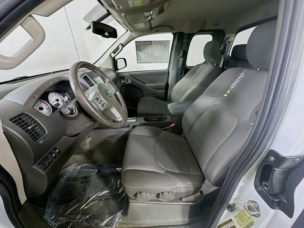 Used 2017 Nissan Frontier PRO-4X w/ Pro-4x Graphics Package AWD/4WD image 15