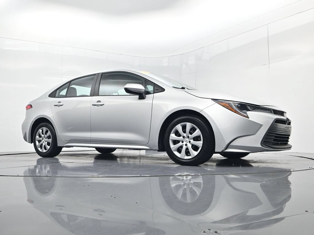 Used 2023 Toyota Corolla LE FWD image 33