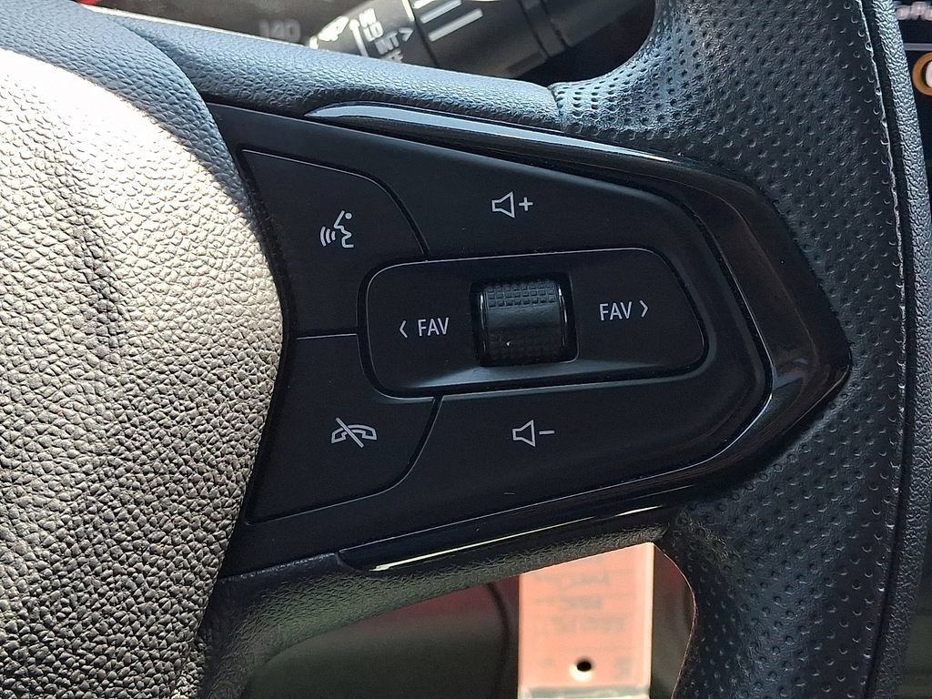 Used 2024 Chevrolet Trax LS w/ LS Convenience Package FWD image 24