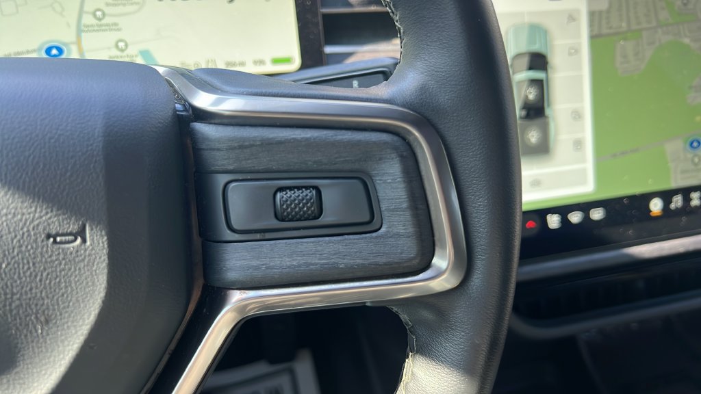 Used 2025 Rivian R1T Adventure Dual AWD/4WD image 21