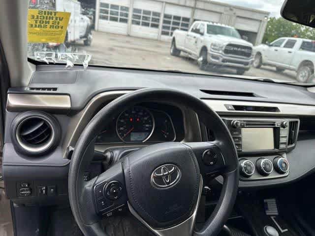 Used 2014 Toyota RAV4 LE AWD/4WD image 6
