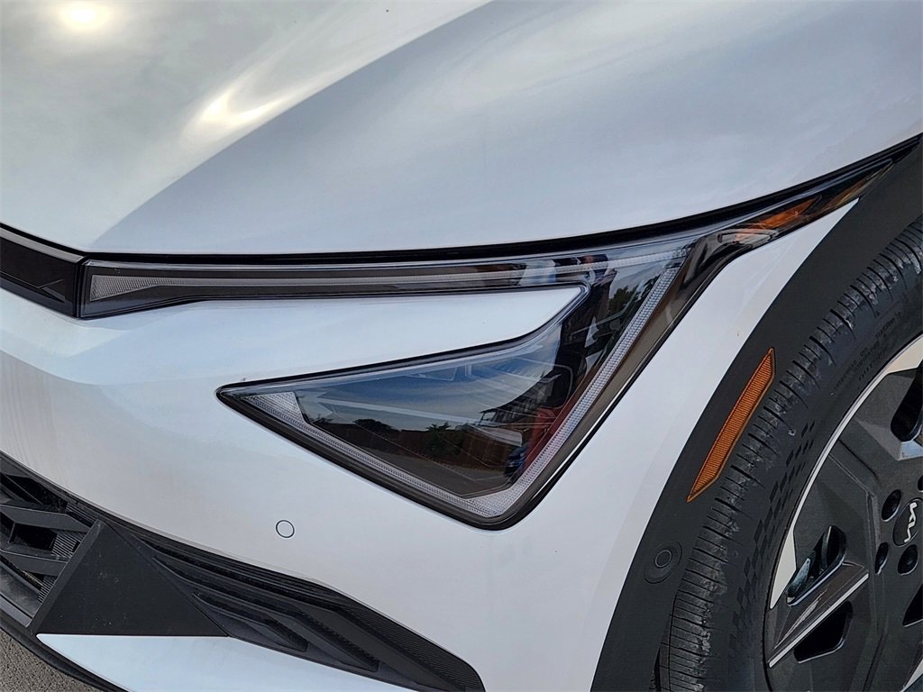 New 2025 Kia EV6 Light w/ Light LR Technology Package image 6