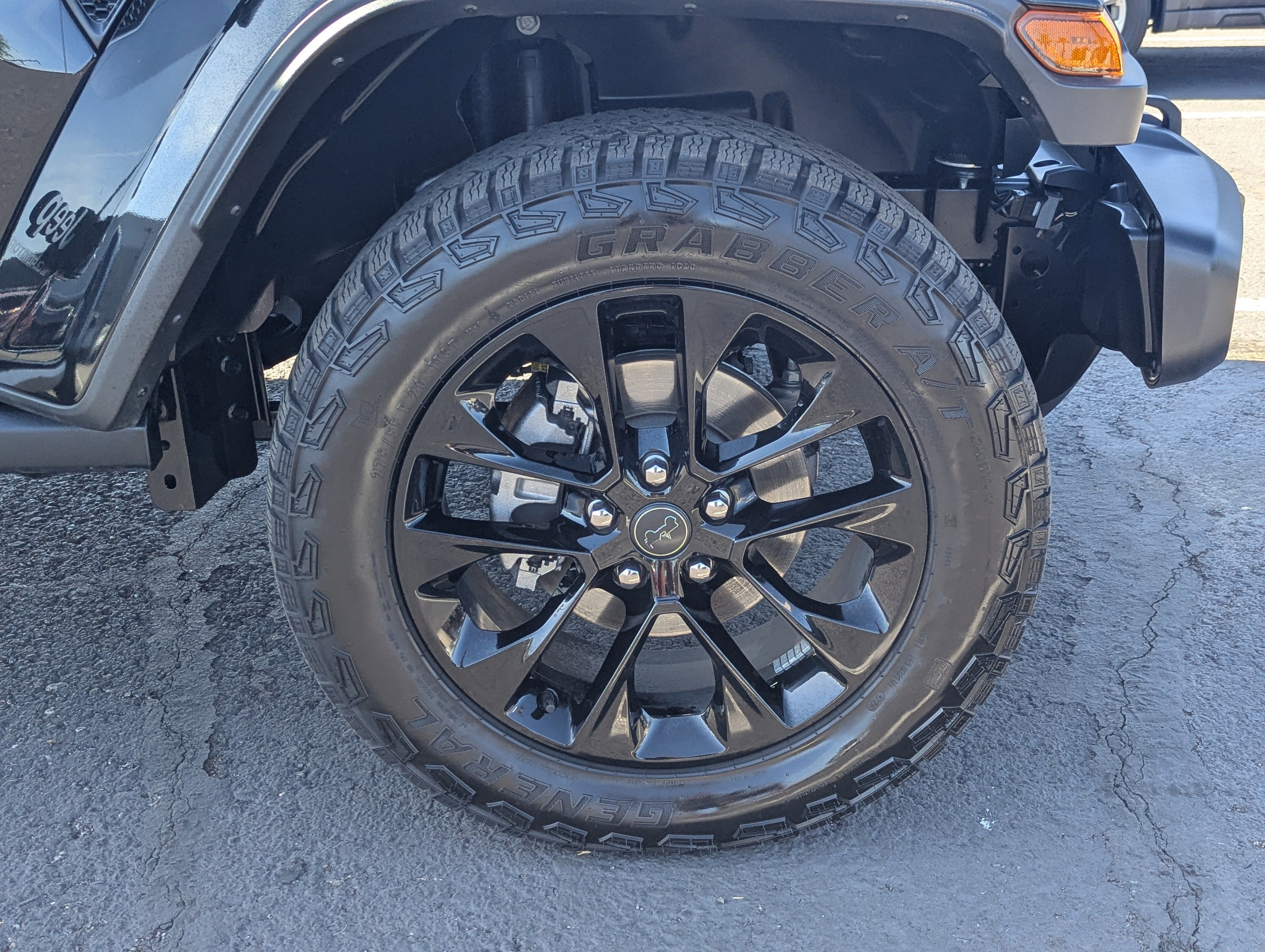 Used 2025 Jeep Gladiator Sport image 9