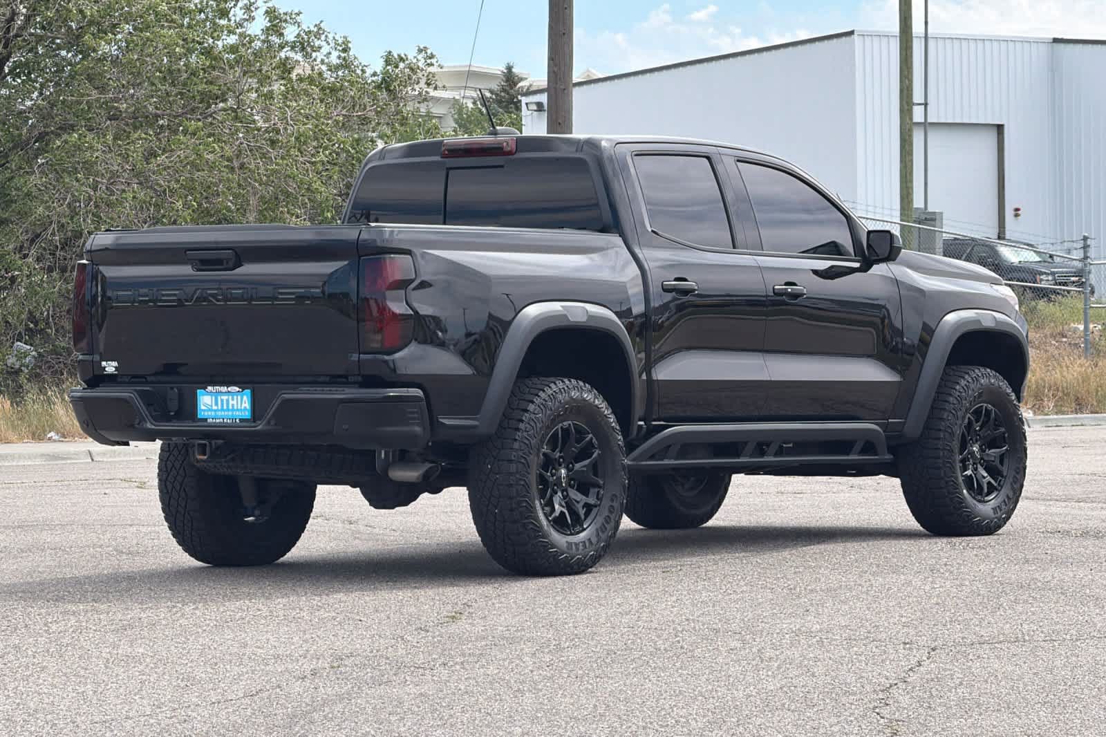 Used 2023 Chevrolet Colorado ZR2 w/ ZR2 Convenience Package III AWD/4WD image 2