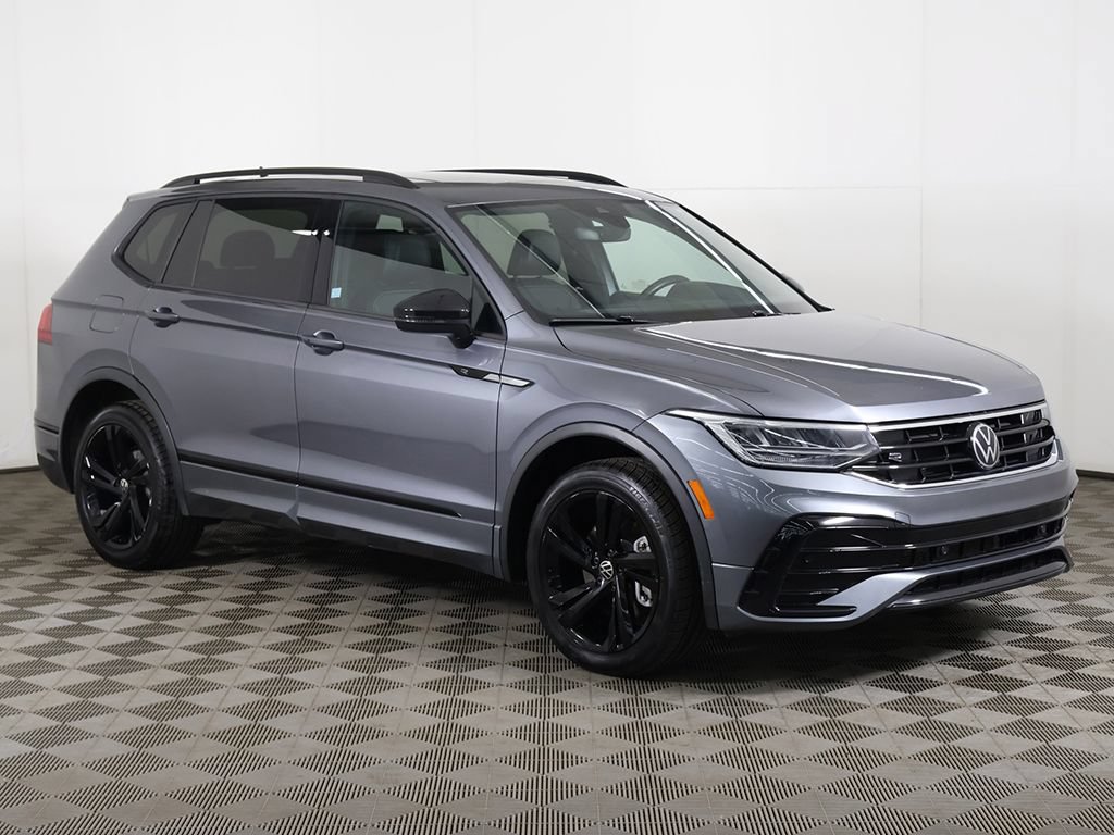 Used 2024 Volkswagen Tiguan SE R-Line FWD image 2